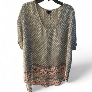 Rue21 Grey and White Flutter Sleeve Blouse​​